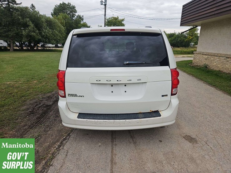 2012-dodge-grand-caravan-sxt-image-6