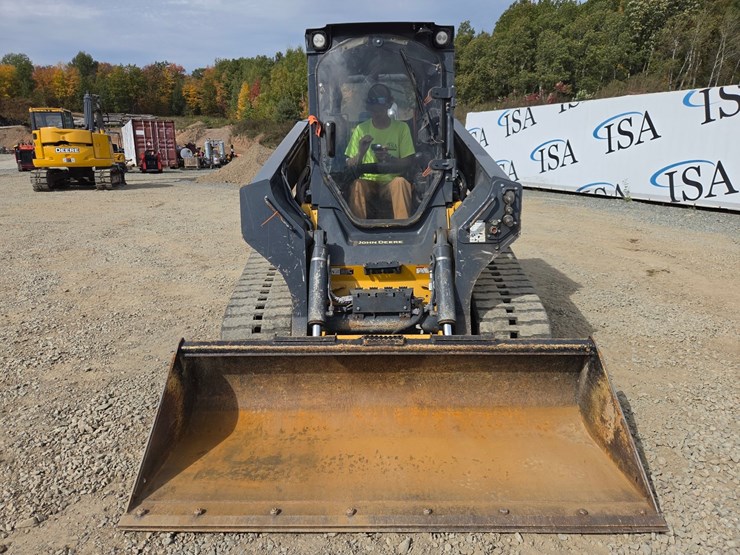 2020-deere-331g-image-8
