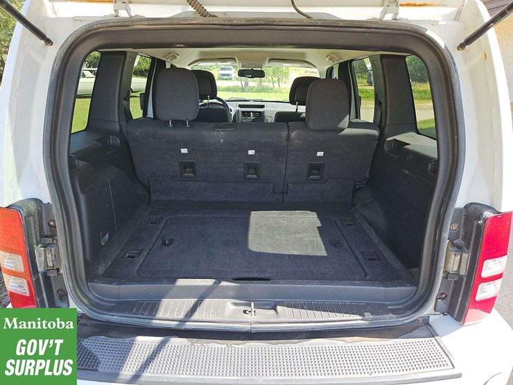 2012-jeep-liberty-image-22