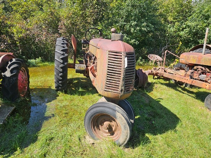 #2528-•-cockshutt-f3-tractor-image-8