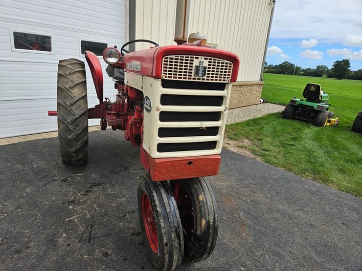 #2509-•-1959-farmall-340-tractor-image-9