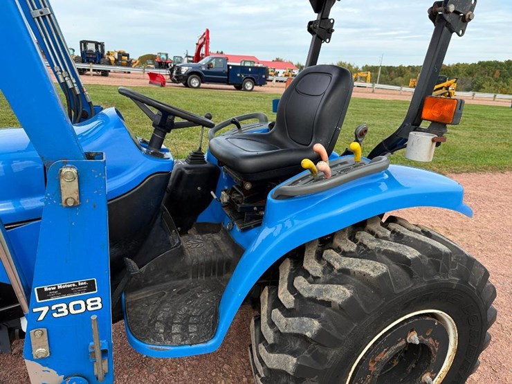 new-holland-tc25d-image-32
