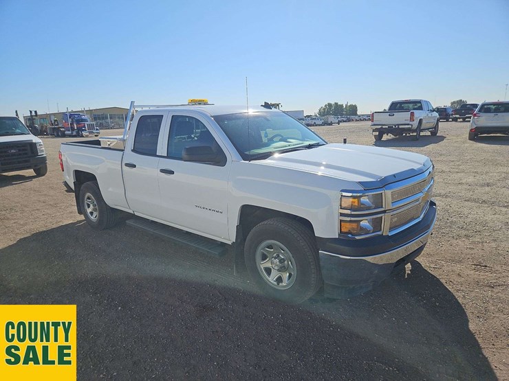 2015-chevrolet-silverado-1500-image-2
