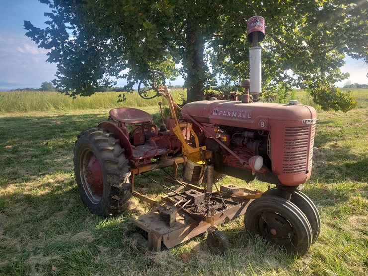farmall-b-with-woods-belly-mower-image-1