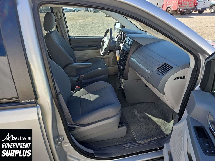 dodge-grand-caravan-image-17