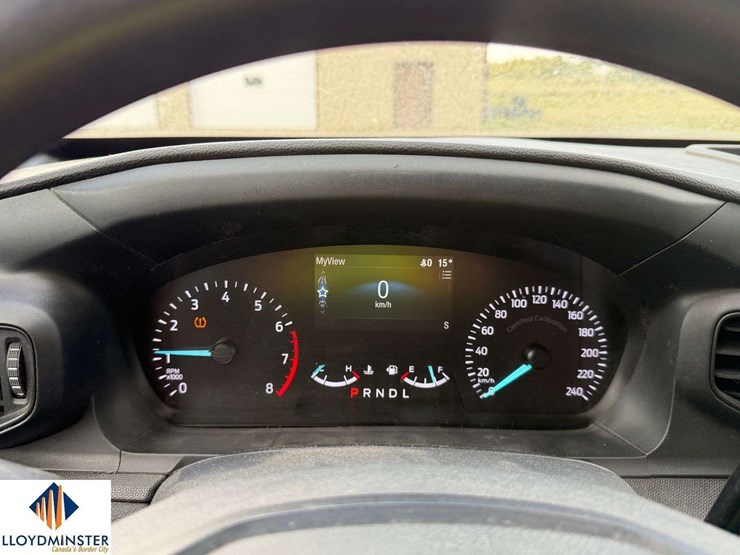 2021-ford-explorer-image-18