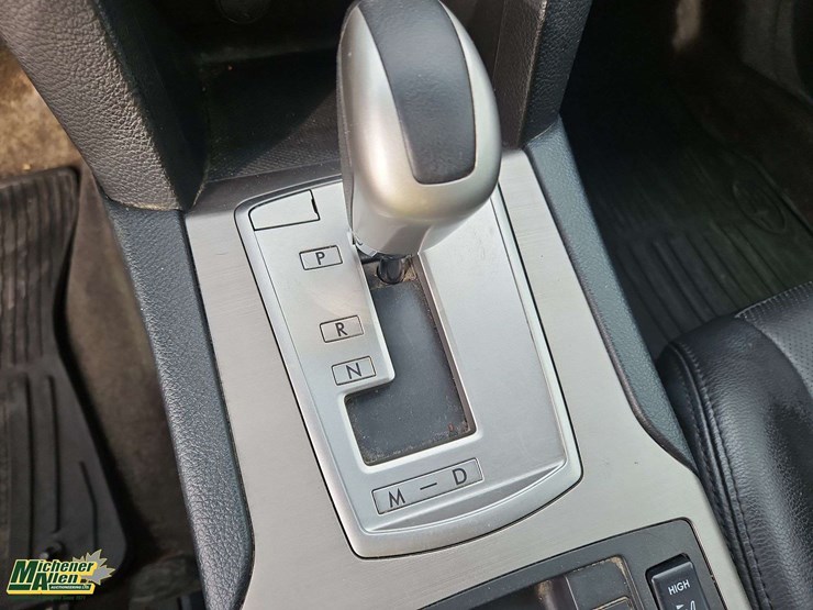 2012-subaru-outback-image-22