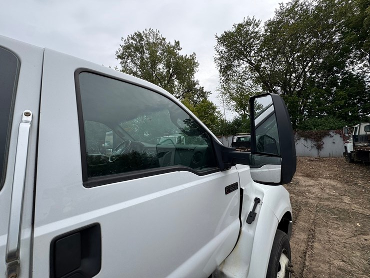 2015-ford-f650-image-36