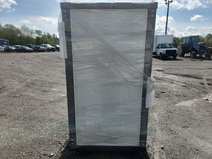 bastone-portable-restroom-2-private-stalls---grey-image-5