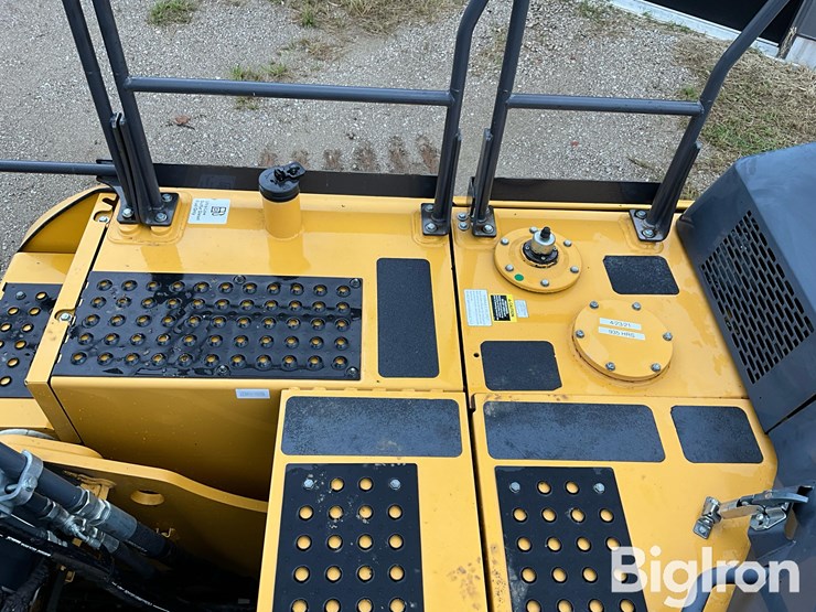 2019-deere-350g-lc-image-11