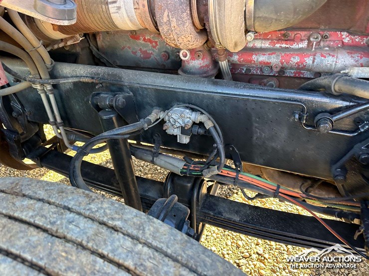2011-kenworth-t800-image-44