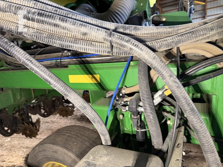2013-john-deere-db60-image-27
