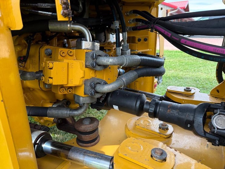caterpillar-938m-image-47