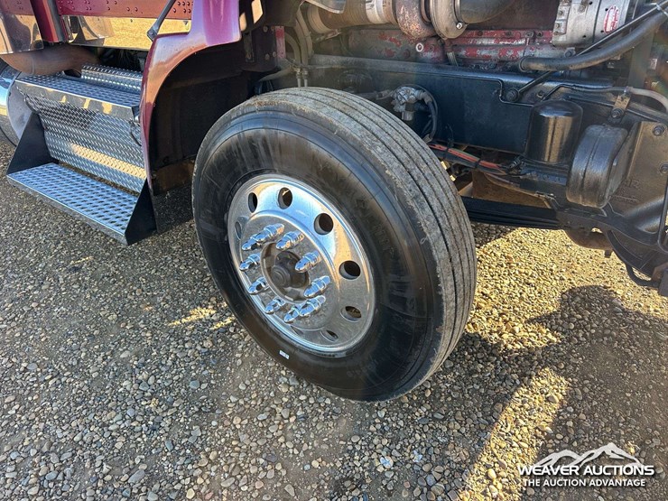 2011-kenworth-t800-image-49