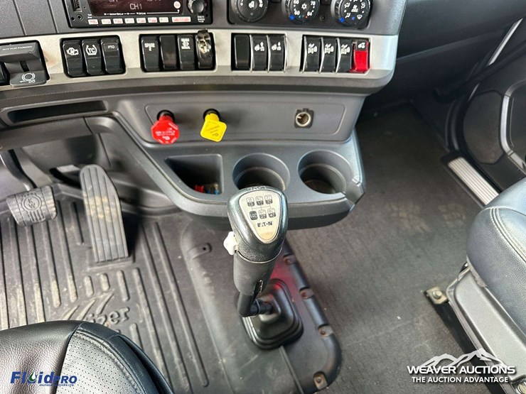 kenworth-t880-image-25