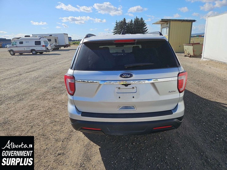2018-ford-explorer-image-6