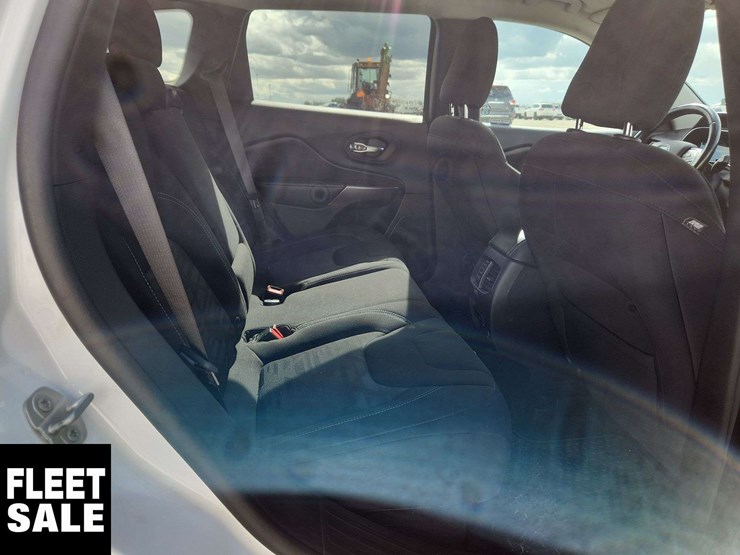 2020-jeep-cherokee-image-18