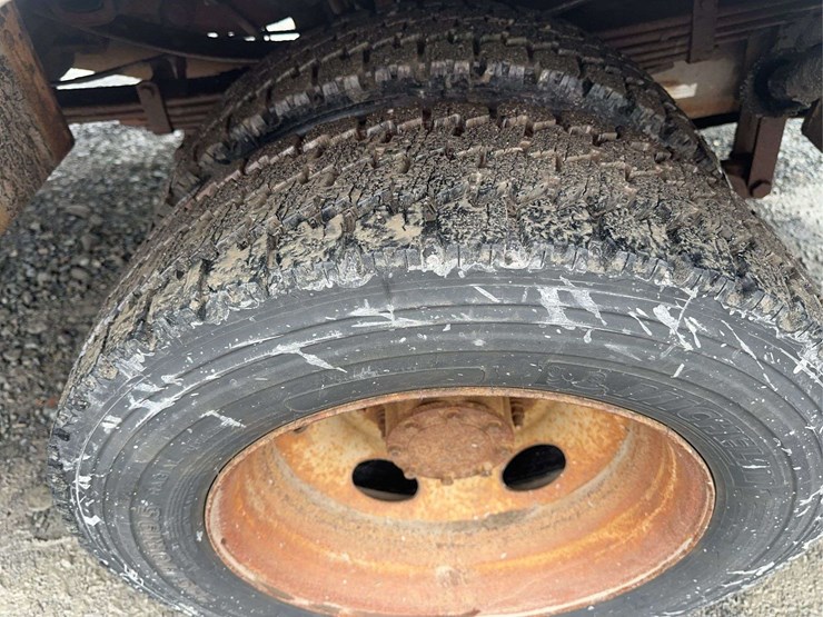 2015-ford-f550-xl-image-10