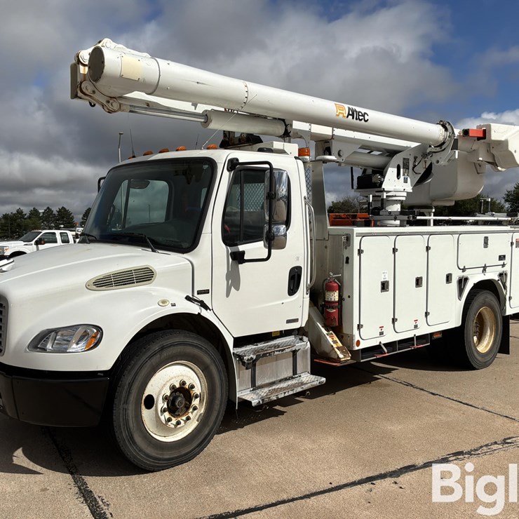 2009 FREIGHTLINER M2 106