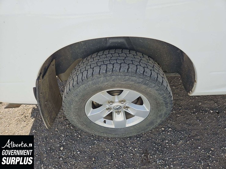 2014-dodge-1500-image-11