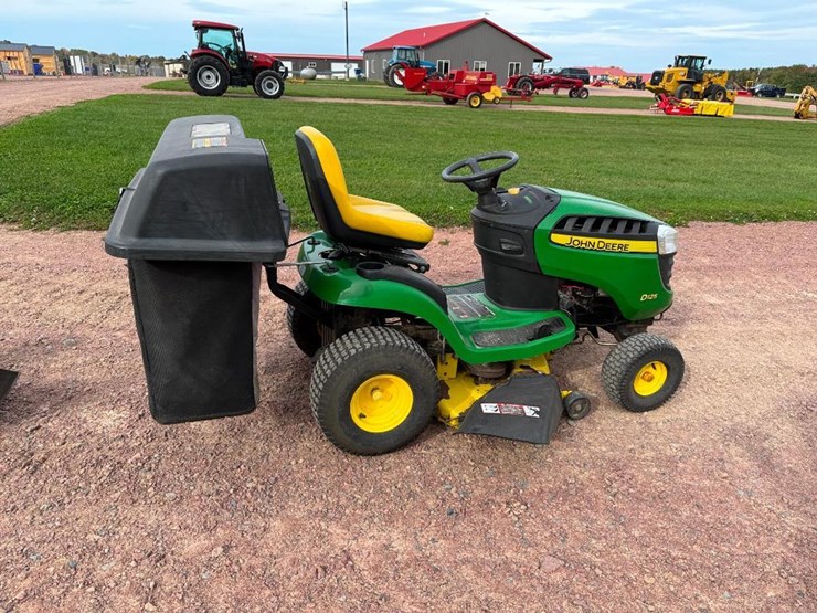 2014-john-deere-d125-image-2