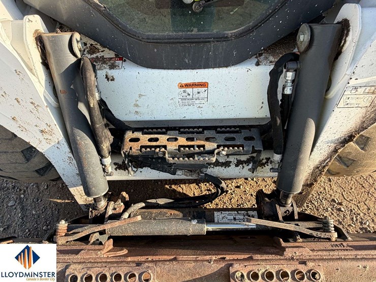 2018-bobcat-s570-image-13