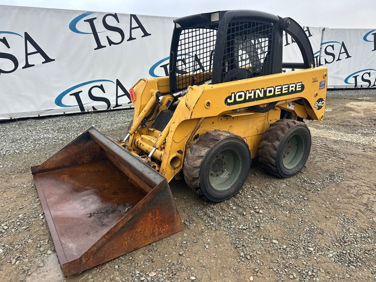 deere-240-image-1