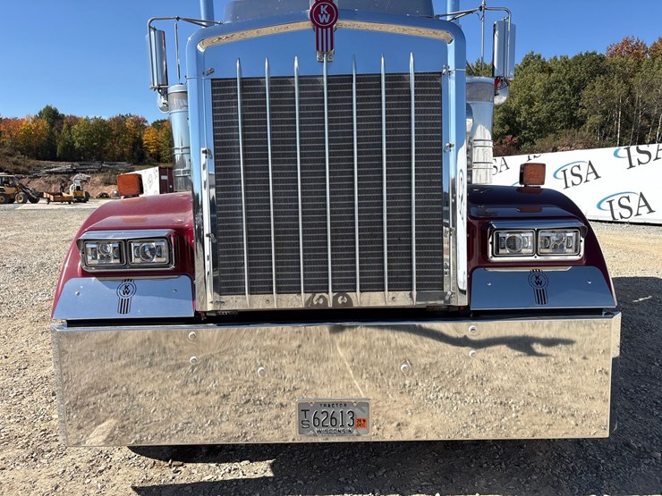 2023-kenworth-w900l-image-29