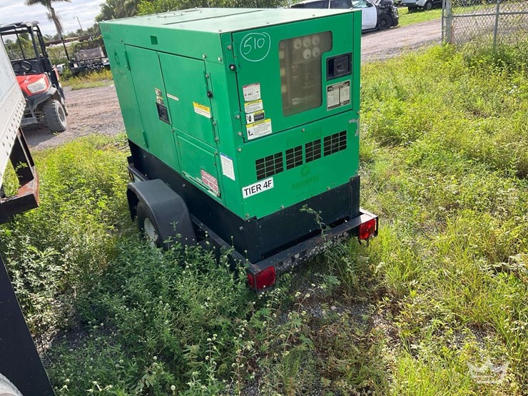 2016-whisperwatt-dca-25ssiu4f-25kva-towable-diesel-generator-image-4