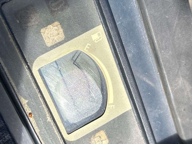 2015-deere-26g-image-6