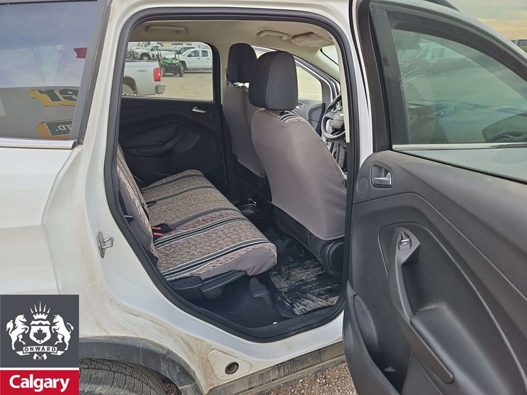 2017-ford-escape-se-image-19