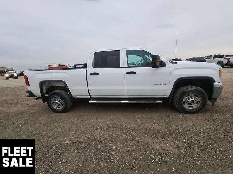 2015-gmc-sierra-2500hd-image-24