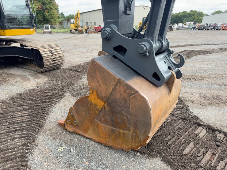2016-deere-300g-lc-image-8