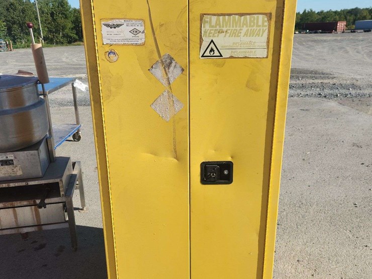 large-haz-mat-cabinet---60-gal-capacity-image-1