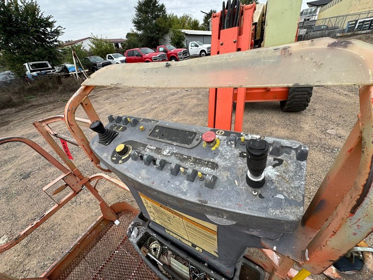 2005-jlg-450aj-image-9