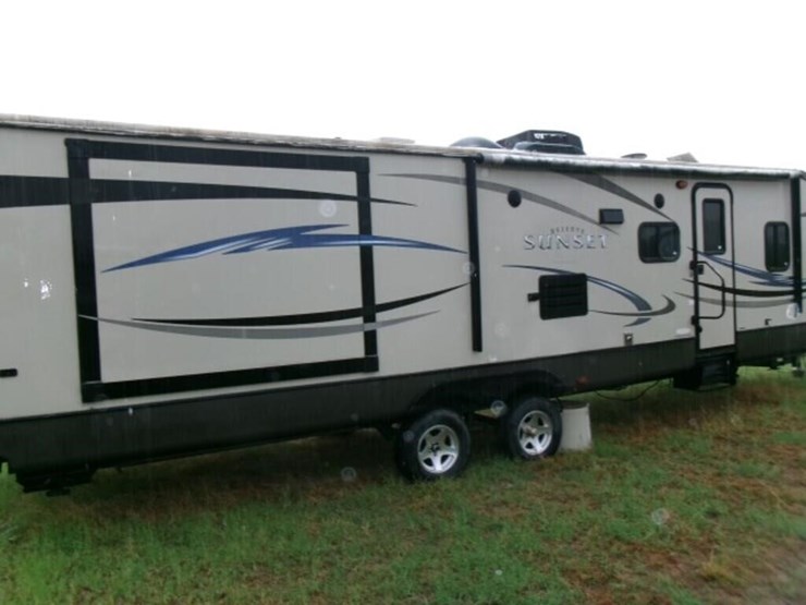2013-sunset-trail-camper-image-21