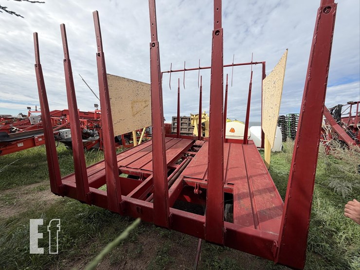 new-holland-1033-image-6