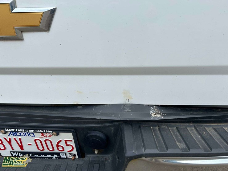 2018-chevrolet-silverado-2500hd-image-21