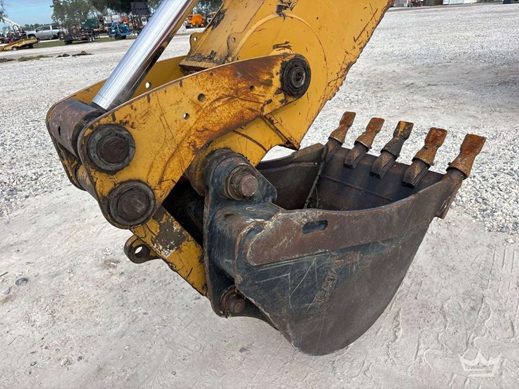 2015-caterpillar-420f2-it-image-8