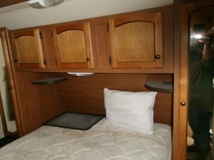 2013-sunset-trail-camper-image-13