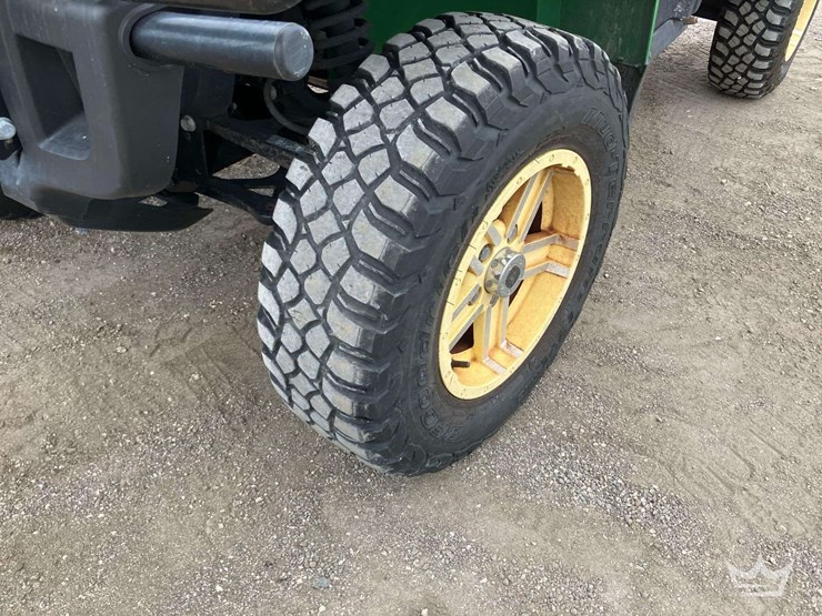 2016-john-deere-gator-image-16