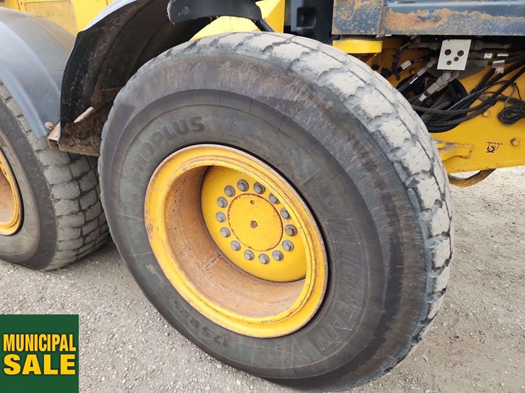 2012-deere-770gp-image-25