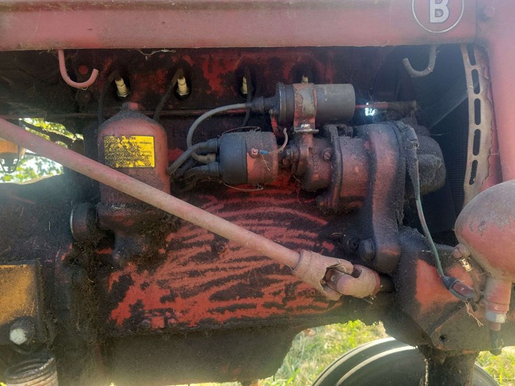 farmall-b-with-woods-belly-mower-image-9