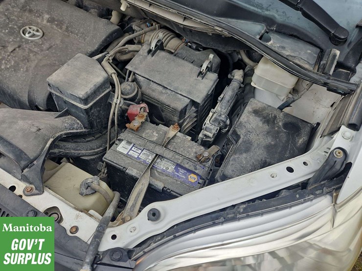 2013-toyota-sienna-image-35