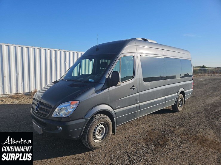 2012-mercedes-benz-sprinter-2500-image-1