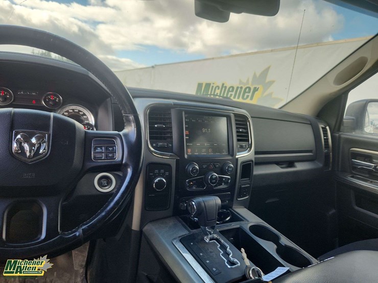 2013-dodge-1500-image-19