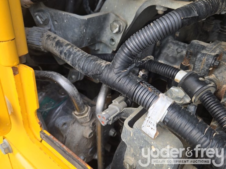 2023-komatsu-d61px-24-image-42