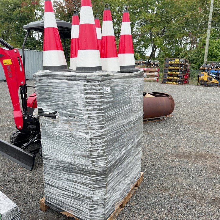 LARGE QUANTITY OF TRAFFIC CONES