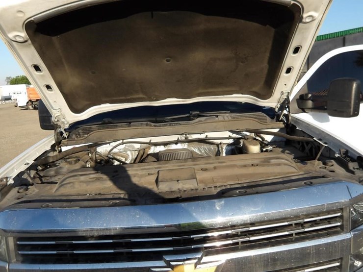 2017-chevrolet-2500-image-11