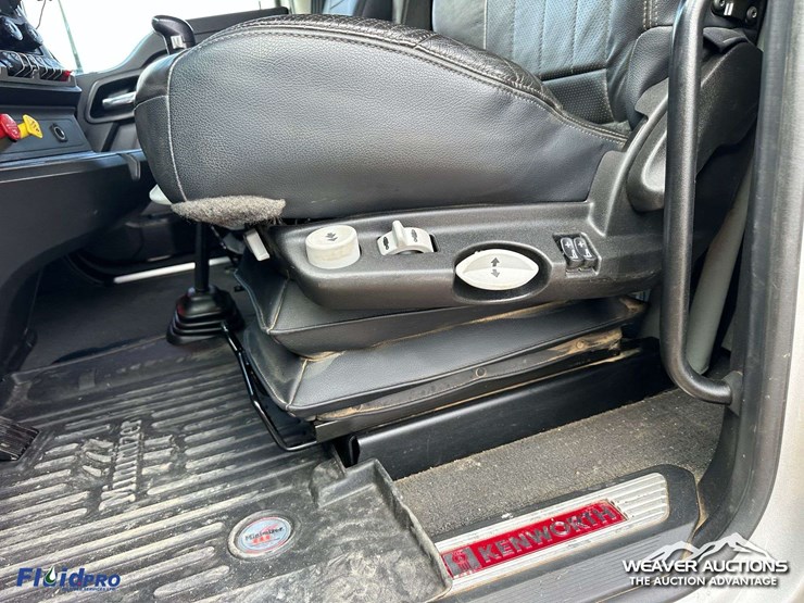 kenworth-t880-image-33